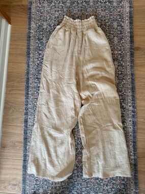 Boutique NWT Beige Wide-Leg Gauze Pants size medium for summer The Lounge Colle